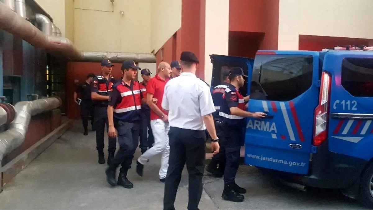 Kafeye ses bombası atan 3 zanlı tutuklandı
