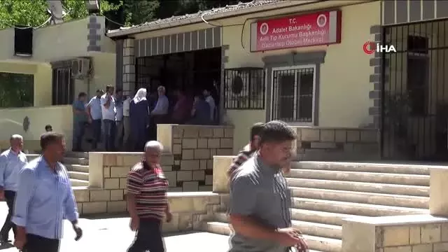 Kaza sonrası yol savaş alanına dönmüştü. Kaza sonrası yol savaş alanına dönmüştü.