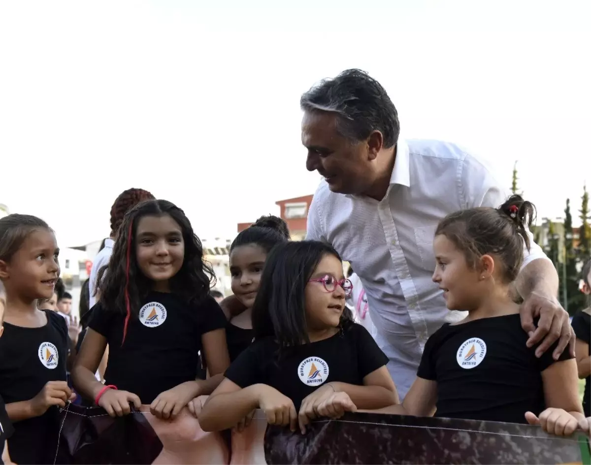 Muratpaşa'da sporun geleceği güvende