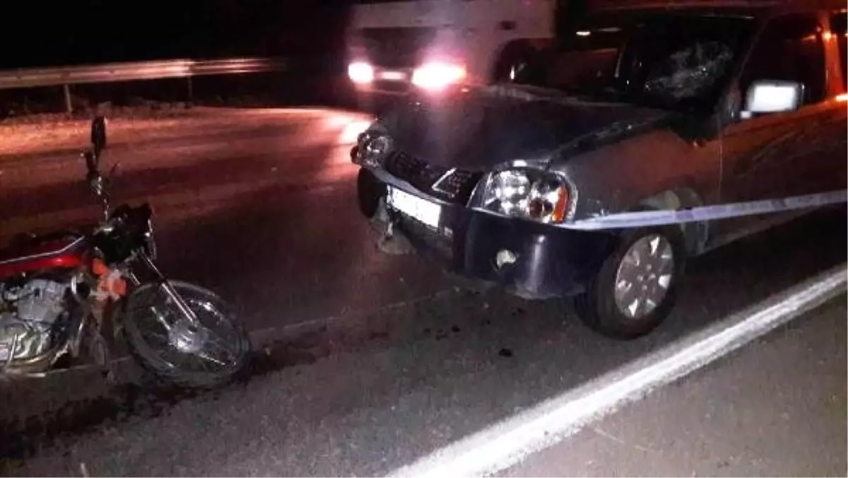 Otomobilin çarptığı motosikletin sürücüsü öldü