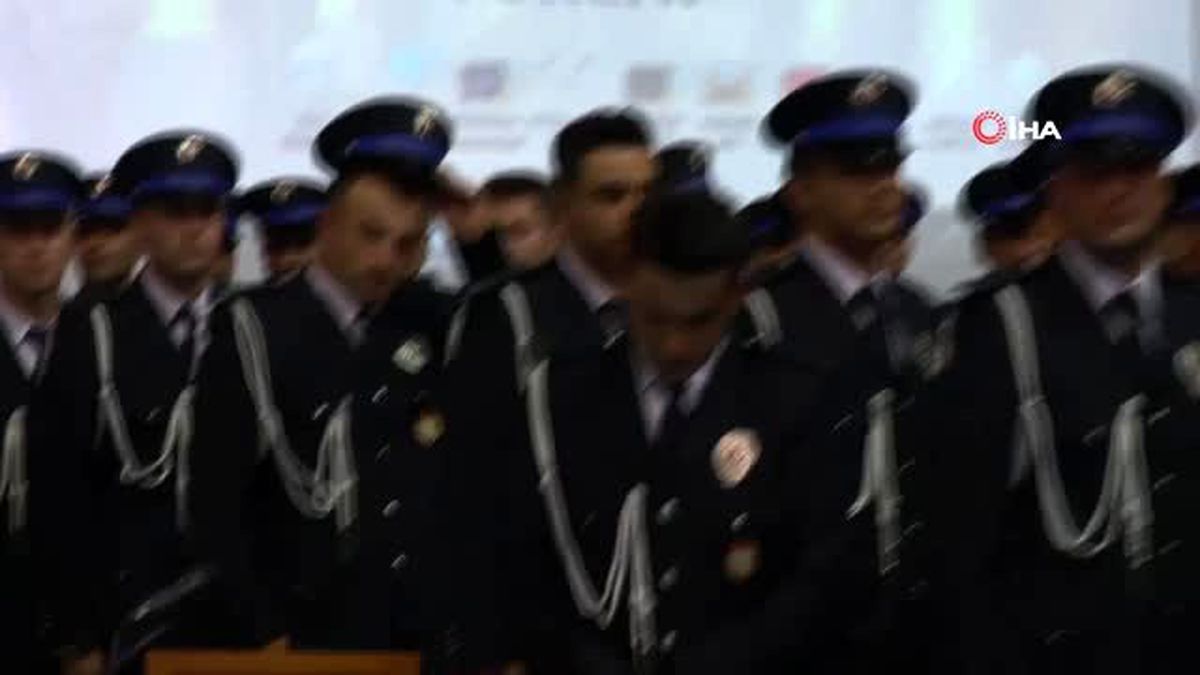 POMEM mezuniyet töreninde sürpriz evlenme teklifi