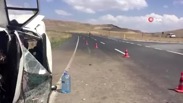 Su dolu kamyonet takla attı: 1 yaralı
