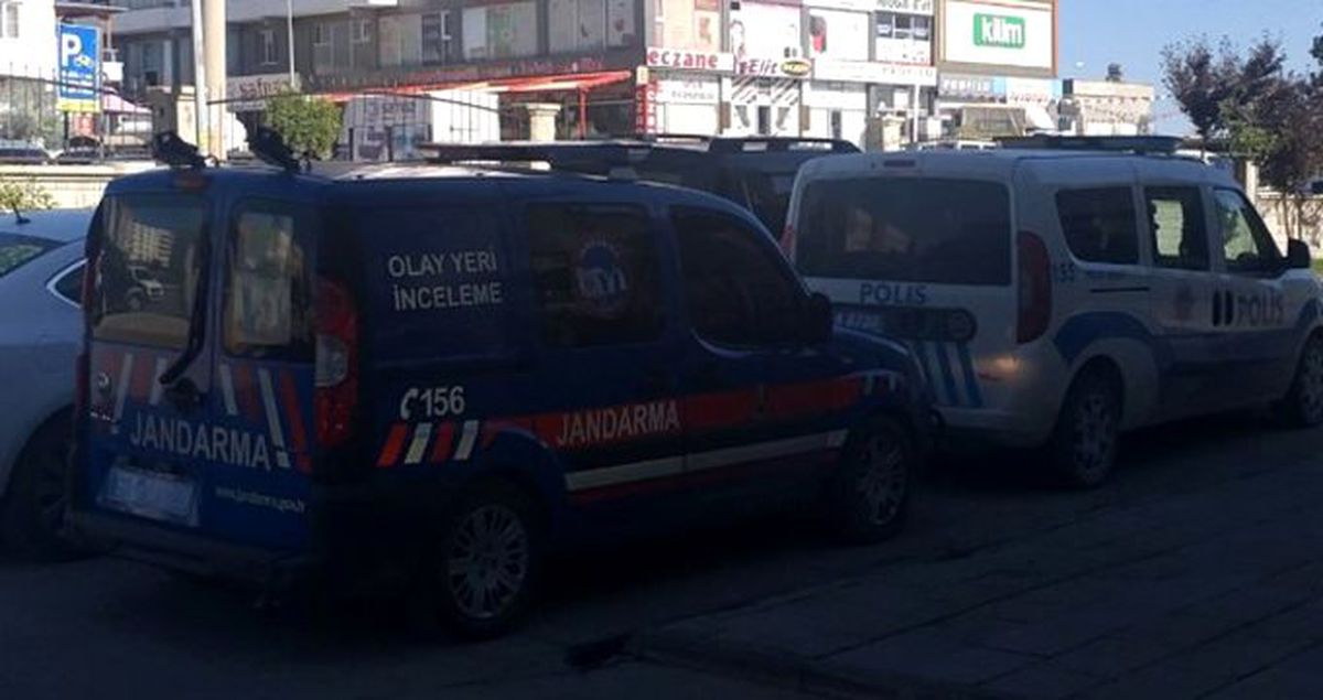 Tartıştığı eşini ve kızını, 7 çocuğu evdeyken tüfekle öldürdü