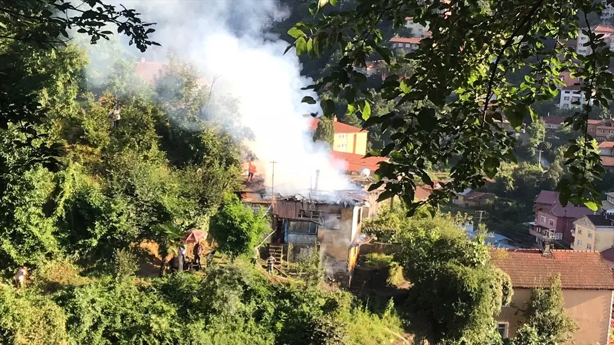 Zonguldak'ta ev yangını