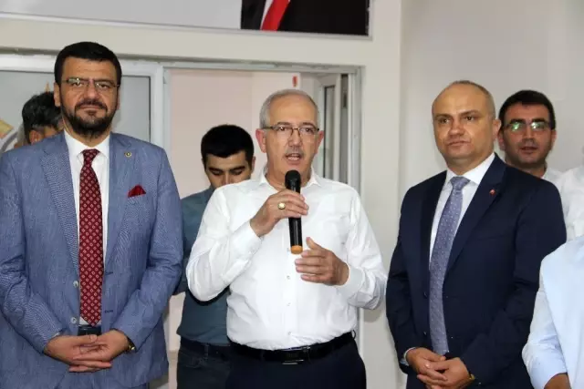 AK Parti Manisa Teşkilatında erken bayramlaşma AK Parti Manisa Teşkilatında erken bayramlaşma