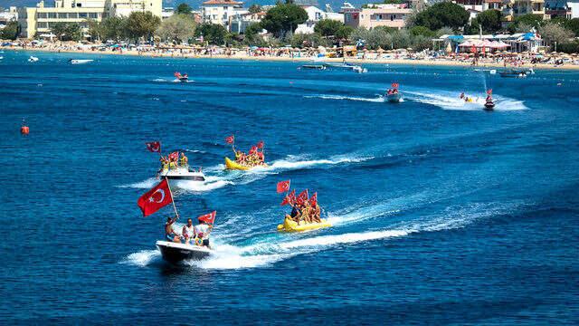 Bayramda Avşa'da iğne atsanız yere düşmeyecek! Nüfusunu 50'ye katlayacak