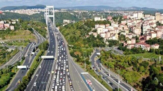 İstanbul'da bayram tatili trafiği yoğunluğu başladı