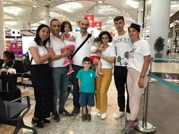 İstanbul Havalimanı'nda bayram yoğunluğu... Havayolu şirketleri ek seferler koydu İstanbul Havalimanı'nda bayram yoğunluğu... Havayolu şirketleri ek seferler koydu