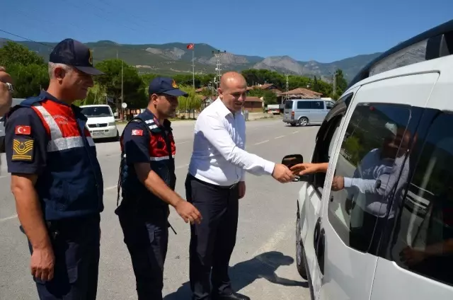 Kaymakam Taş trafik uygulamasına katıldı Kaymakam Taş trafik uygulamasına katıldı