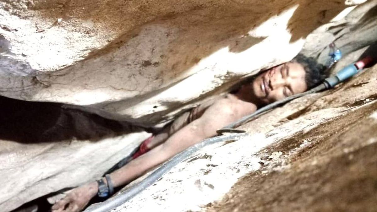 Yarasa dışkısı toplarken kayaların arasına sıkışan adam 4 gün sonra kurtarıldı