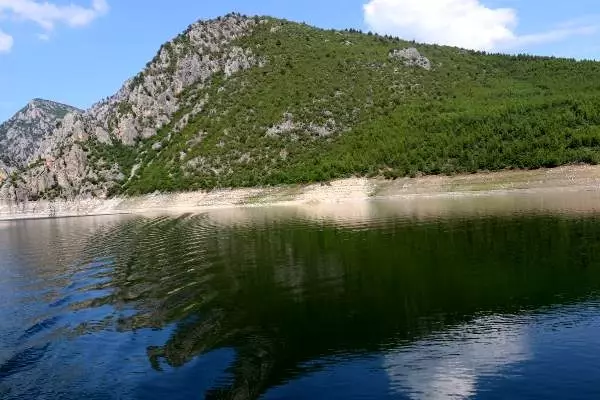 Şahinkaya Kanyonu'na turist akını