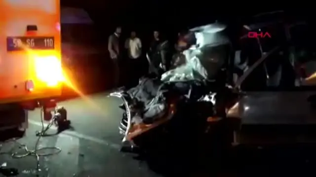 SİVAS TIR İLE HAFİF TİCARİ ARAÇ ÇARPIŞTI 1 ÖLÜ, 1 YARALI SİVAS TIR İLE HAFİF TİCARİ ARAÇ ÇARPIŞTI 1 ÖLÜ, 1 YARALI