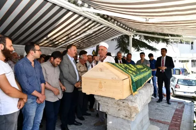 Sütçüler belediye başkanı son yolculuğuna uğurlandı Sütçüler belediye başkanı son yolculuğuna uğurlandı