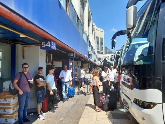 15 Temmuz Demokrasi Otogarı'nda arefe günü yaşanan yoğunluk havadan görüntülendi