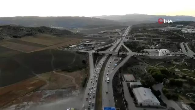 Bakan Soylu, 43 ilin geçiş noktasında trafik denetimlerine katıldı Bakan Soylu, 43 ilin geçiş noktasında trafik denetimlerine katıldı