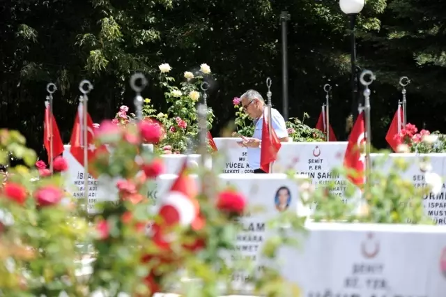Bayram öncesi şehitler unutulmadı Bayram öncesi şehitler unutulmadı