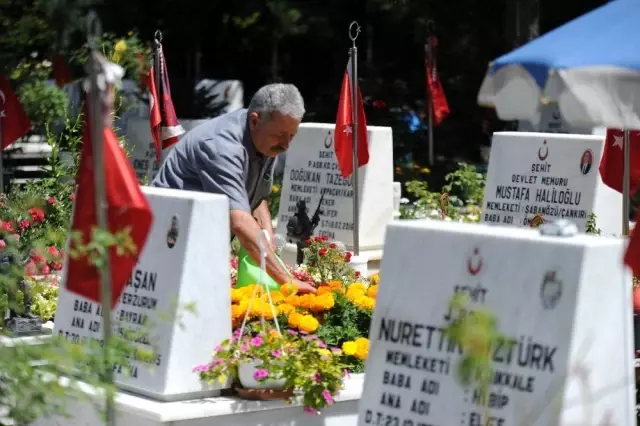 Bayram öncesi şehitler unutulmadı Bayram öncesi şehitler unutulmadı