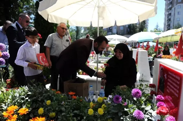 Bayram öncesi şehitler unutulmadı Bayram öncesi şehitler unutulmadı