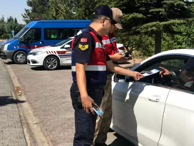 Jandarmadan 'bayram şekerli' denetim Jandarmadan 'bayram şekerli' denetim