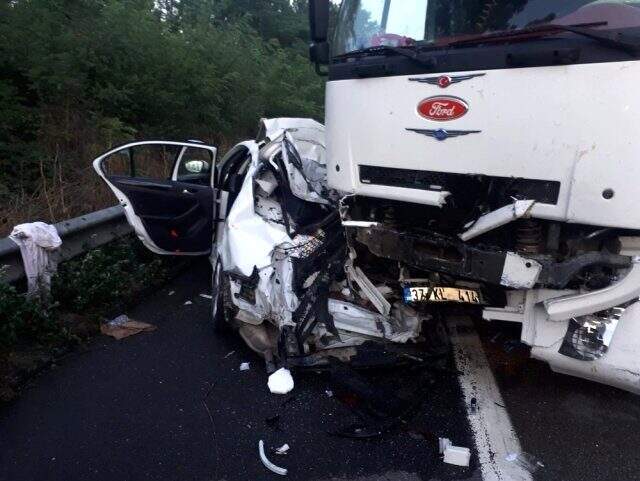 TEM Otoyolunda zincirleme trafik kazası: 6 yaralı
