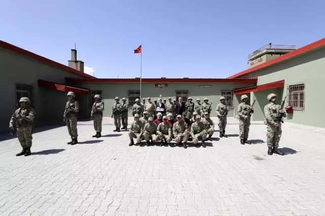 Vali Bilmez'den hudut kartallarına bayram morali