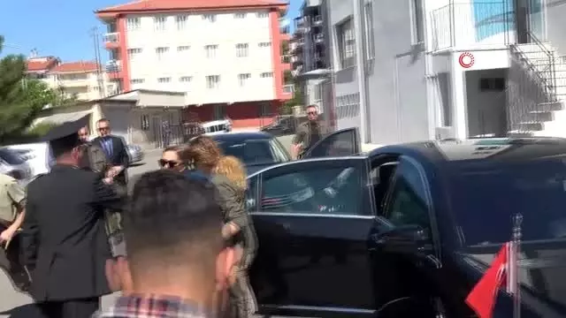 Vali Kocabıyık şehitlik, polis ve jandarmayı ziyaret etti Vali Kocabıyık şehitlik, polis ve jandarmayı ziyaret etti