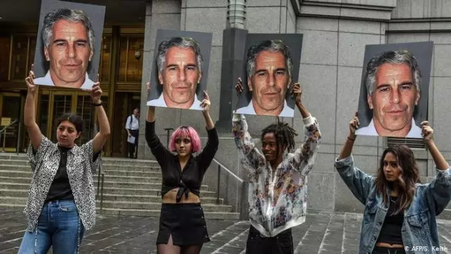 ABD'li milyarder Epstein'ın hücresinde ölümü tartışma yarattı ABD'li milyarder Epstein'ın hücresinde ölümü tartışma yarattı