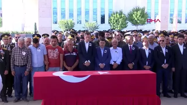 ANKARA Şehit uzman çavuş, Ankara'da toprağa verildi ANKARA Şehit uzman çavuş, Ankara'da toprağa verildi