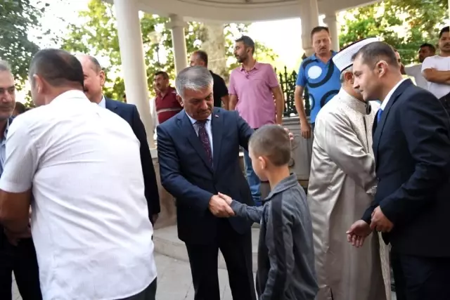 Balıkesir'de resmi bayramlaşma Balıkesir'de resmi bayramlaşma