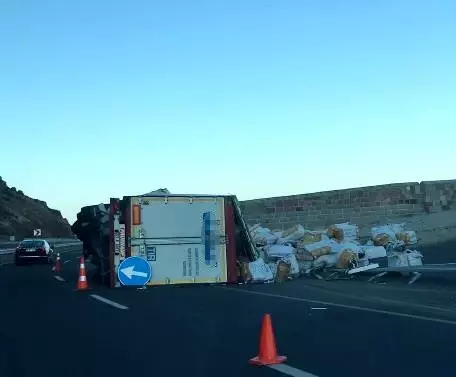 Erzurum'da 2 ayrı trafik kazası: 2 yaralı Erzurum'da 2 ayrı trafik kazası: 2 yaralı
