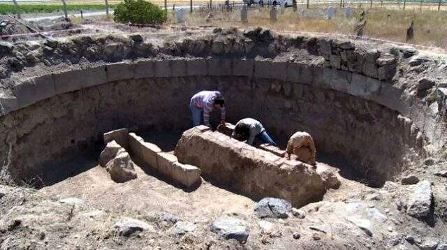 Erzurum'da Sultan Alaaddin yazılı sanduka bulundu
