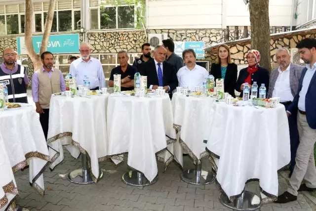 Esat Öztürk: 'Bayramlar kardeşliğin ön plana çıktığı günlerdir'