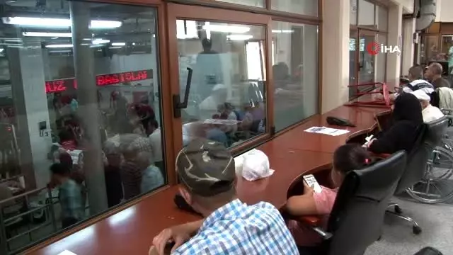 Eyüpsultan'da şehitler için kurban kesildi Eyüpsultan'da şehitler için kurban kesildi