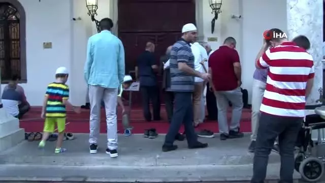 - İzmir'de bayram namazı - İzmir'de bayram namazı