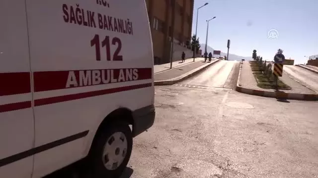 Kamyonet şarampole devrildi: 6 yaralı Kamyonet şarampole devrildi: 6 yaralı