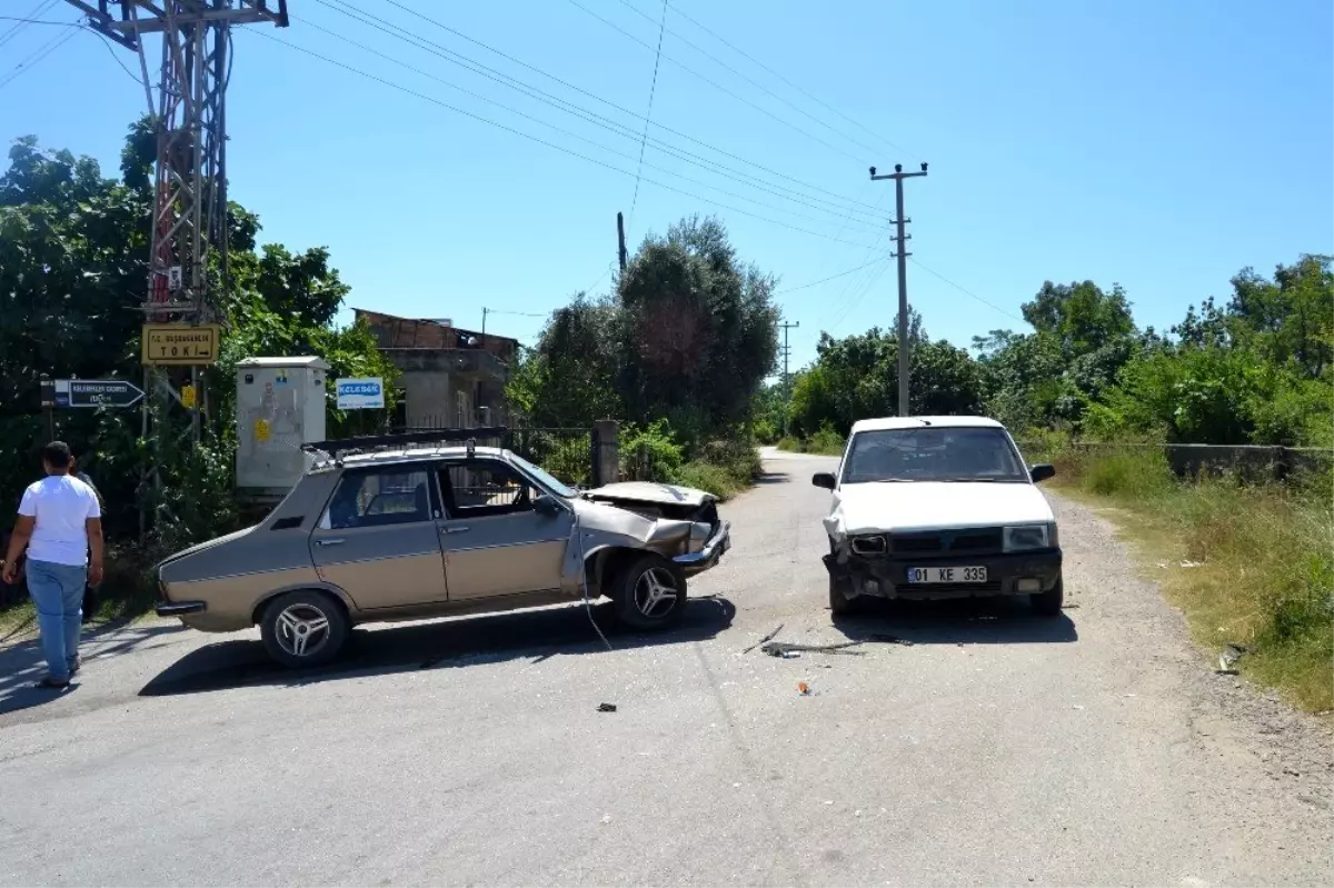 Kozan'da trafik kazası: 2 yaralı