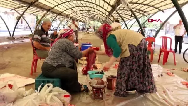 MANİSA KURBANA KADIN ELİ DEĞDİ