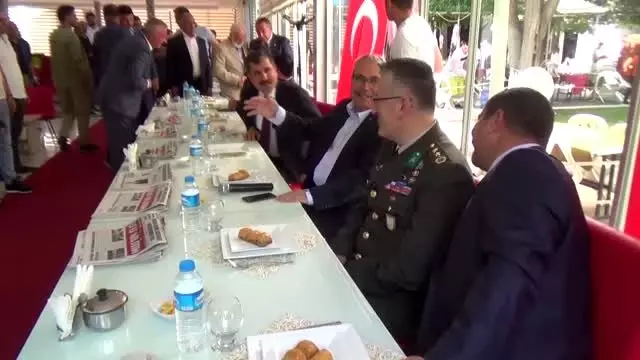Muş'ta bayramlaşma töreni Muş'ta bayramlaşma töreni