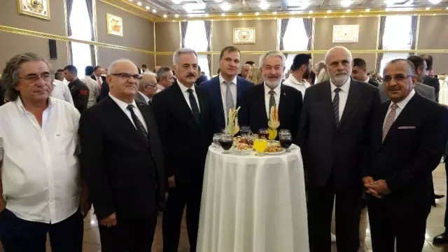 'Şehir Buluşmaları' adı altında bayramlaşma töreni 'Şehir Buluşmaları' adı altında bayramlaşma töreni