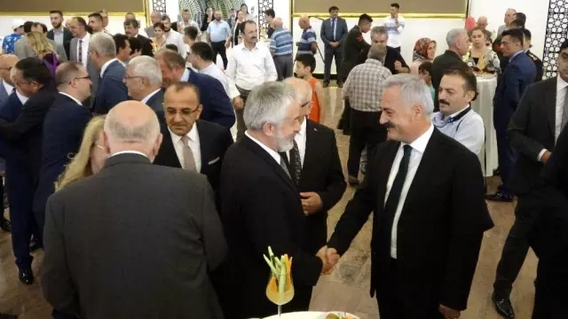 'Şehir Buluşmaları' adı altında bayramlaşma töreni 'Şehir Buluşmaları' adı altında bayramlaşma töreni