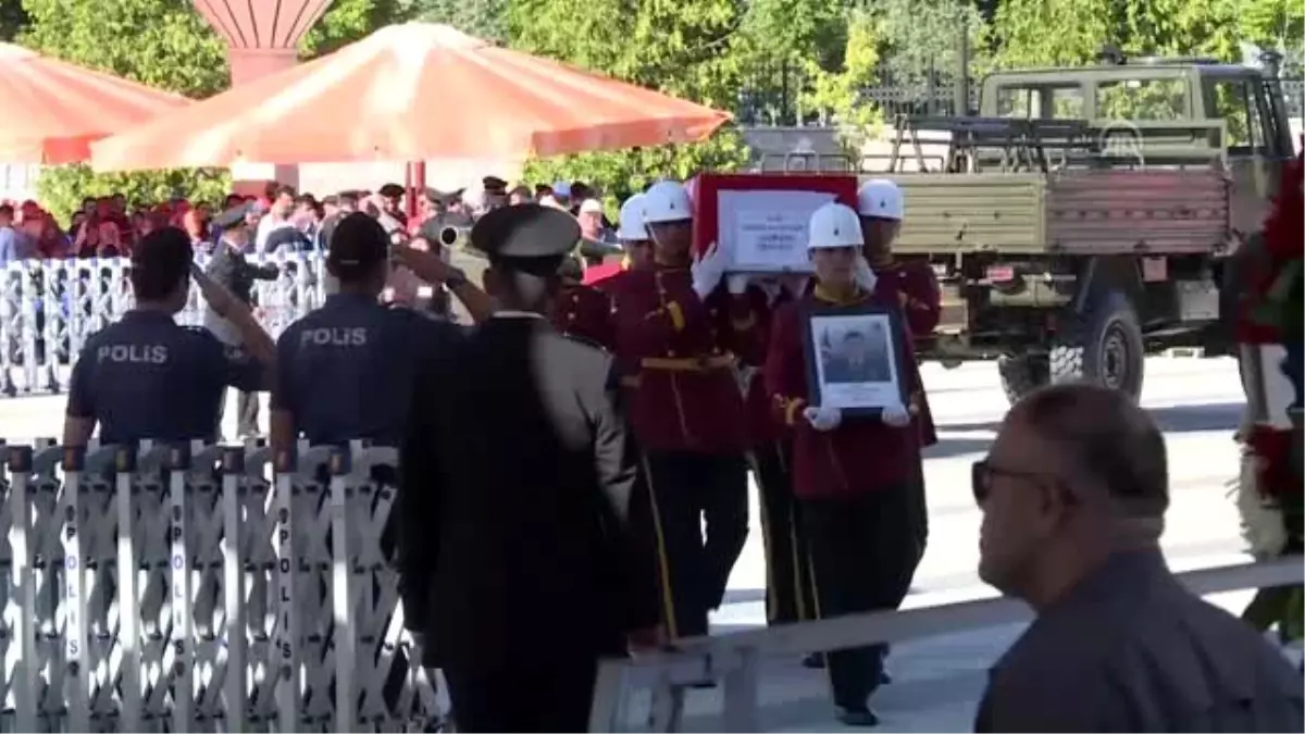 Şehit uzman çavuş son yolculuğuna uğurlandı