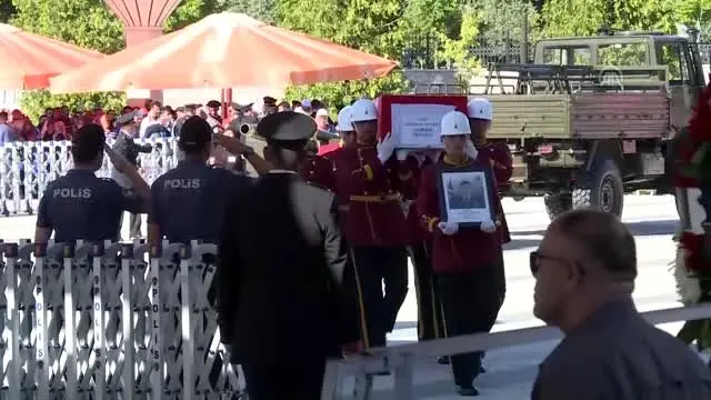 Şehit uzman çavuş son yolculuğuna uğurlandı