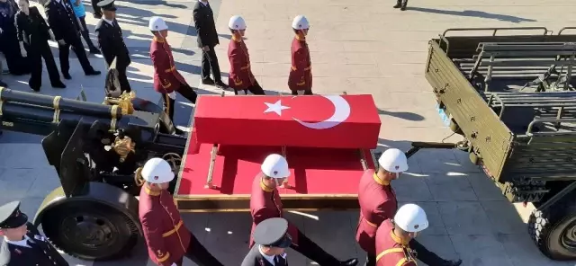Şırnak'ta şehit olan uzman çavuş son yolculuğuna uğurlandı