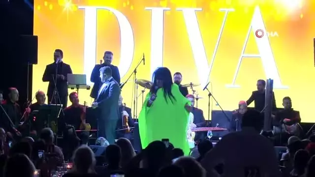 Bülent Ersoy orkestraya çıldırdı Bülent Ersoy orkestraya çıldırdı