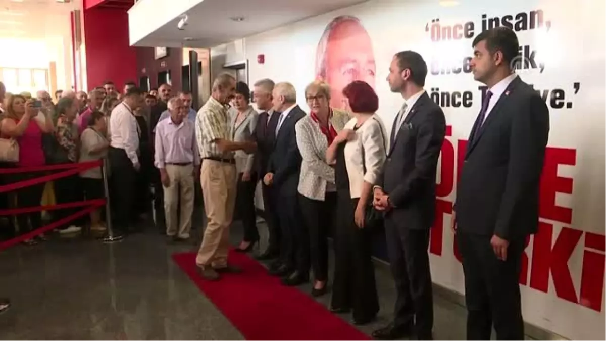 CHP'de bayramlaşma programı düzenlendi