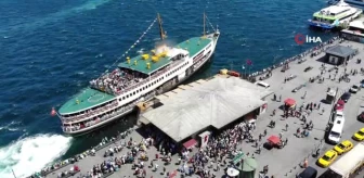 İstanbullular bayram tatilinde adalara akın etti