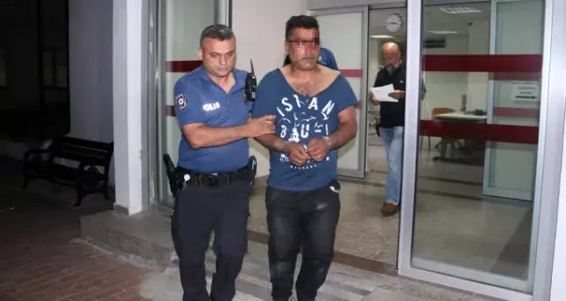 Küçük kızı taciz eden sapık, mahallelinin elinden kaçıp dama çıktı