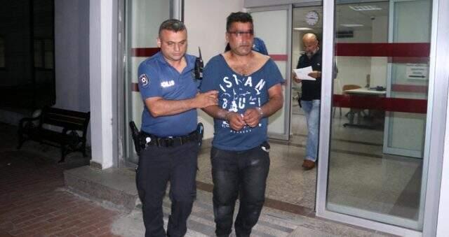 Küçük kızı taciz eden sapık, mahallelinin elinden kaçıp dama çıktı