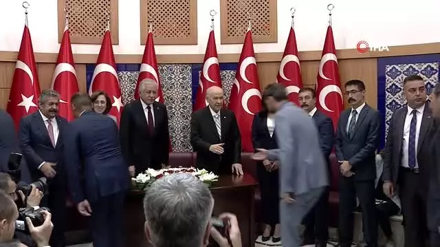 MHP Lideri Devlet Bahçeli partililerle bayramlaştı