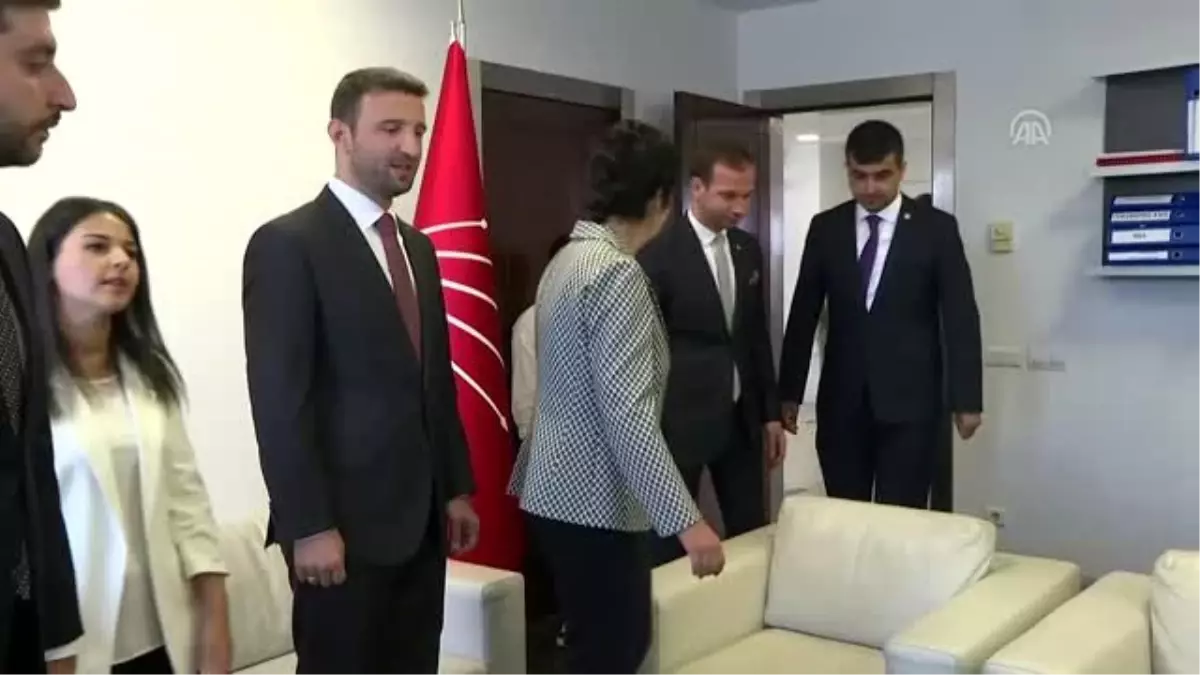 Siyasi partilerde bayramlaşma - AK Parti heyeti CHP'yi ziyaret etti